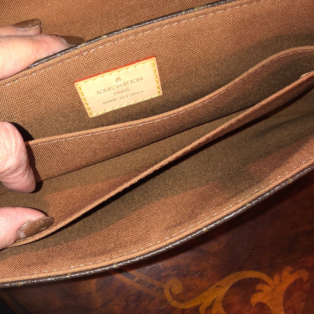 Louis Vuitton great condition ❤️ - Picture 7 of 8